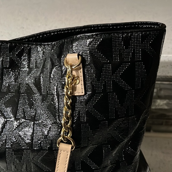 Michael Kors Shoulder Purse - Picture 7 of 17